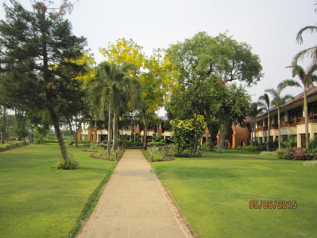 Aye Yar River View Resort Bagan Exterior foto