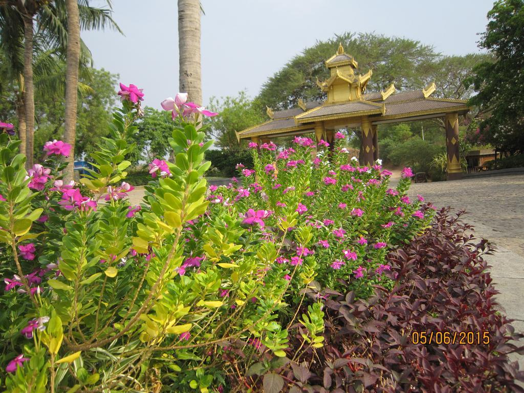 Aye Yar River View Resort Bagan Exterior foto