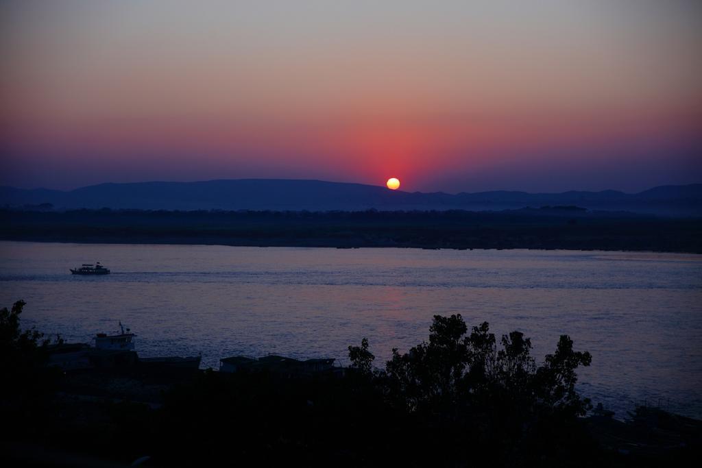 Aye Yar River View Resort Bagan Exterior foto