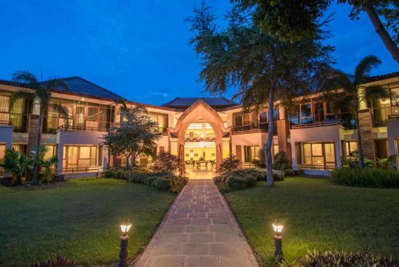 Aye Yar River View Resort Bagan Exterior foto